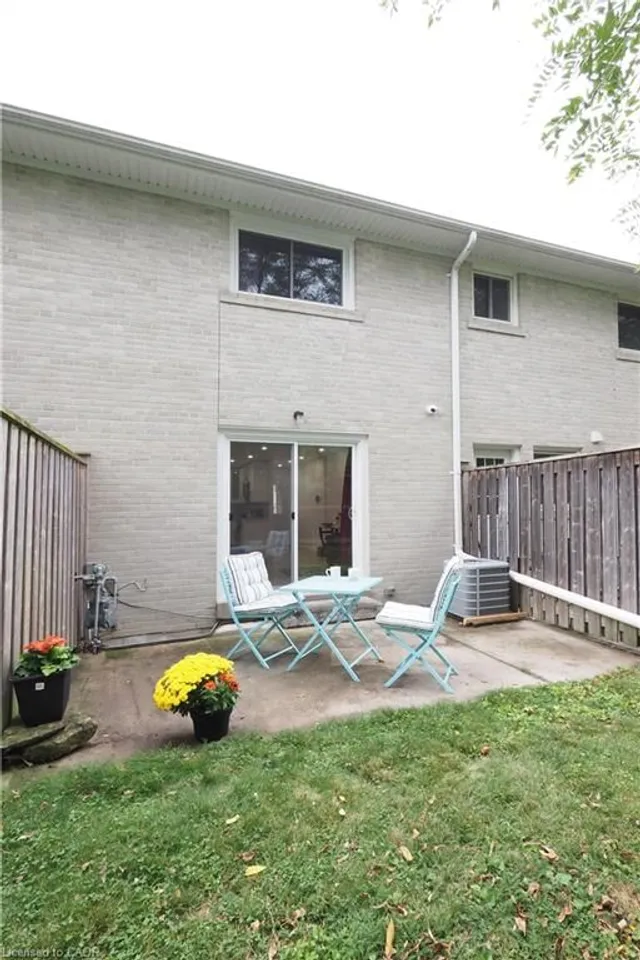 Additional image 45 of 50 Westmount Rd Unit 8