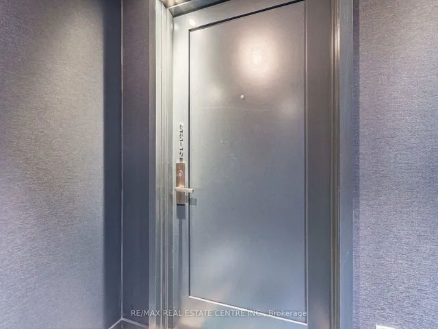 Additional image 3 of 28 Wellesley St Unit 3302