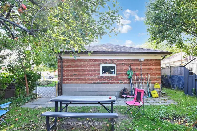 Additional image 21 of 1013 Islington Ave