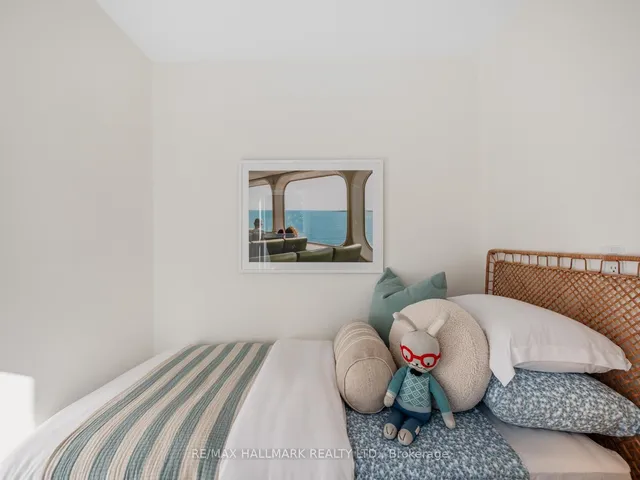 Additional image 24 of 78 Seymour Ave