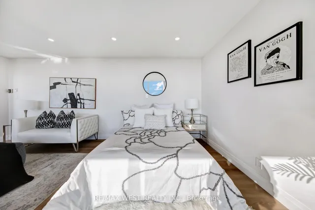 Additional image 6 of 914 Yonge St Unit 1202