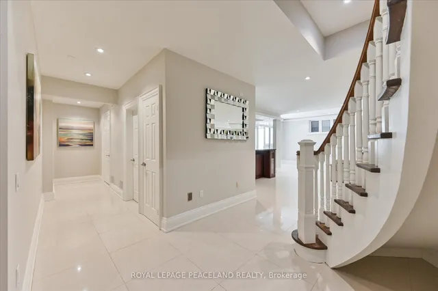 Additional image 44 of 2 Flaremore Cres