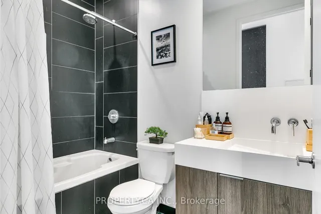 Additional image 31 of 10 Prince Arthur Ave Unit 403