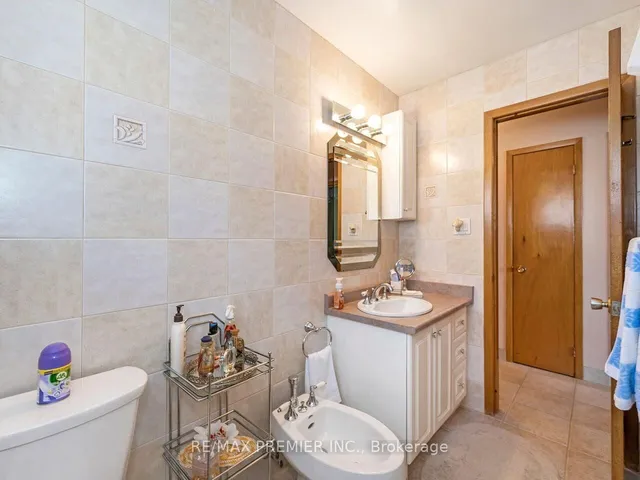 Additional image 28 of 33 Clair Rd