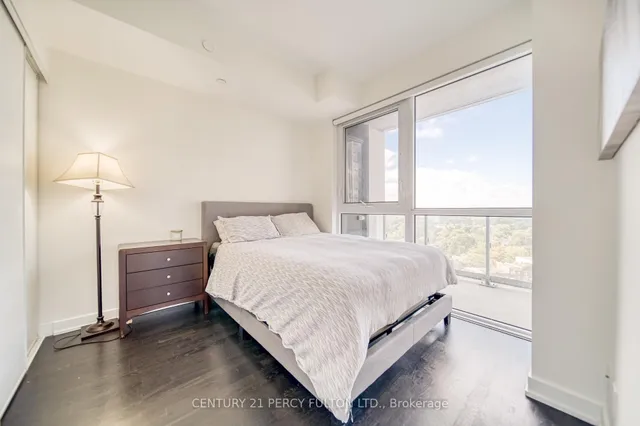 Additional image 12 of 501 St. Clair Ave Unit 1211