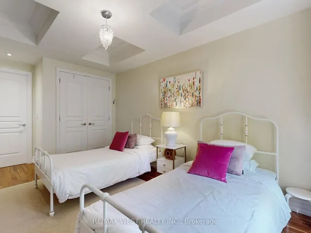 Additional image 25 of 20 Burkebrook Pl Unit Th 14