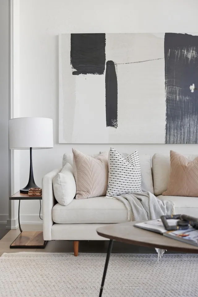 Additional image 4 of 20 Lombard St Unit LPH10