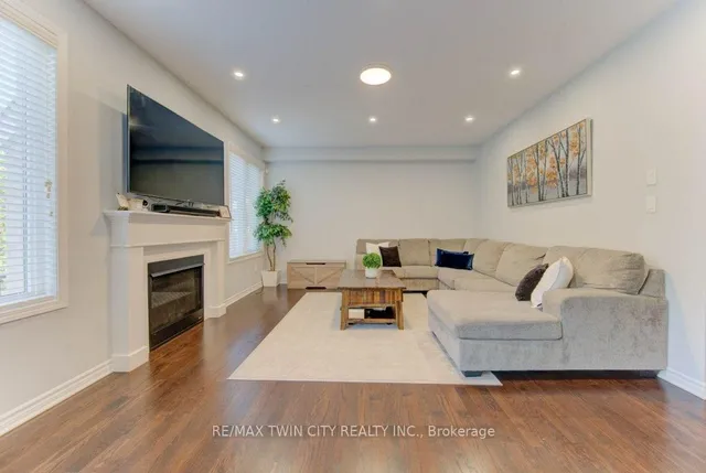 Additional image 12 of 231 Grovehill Cres