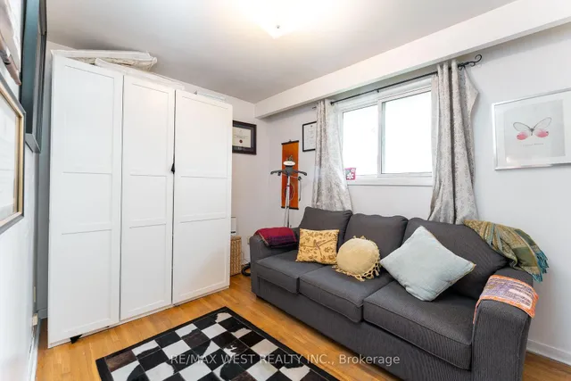 Additional image 22 of 330 Pellatt Ave