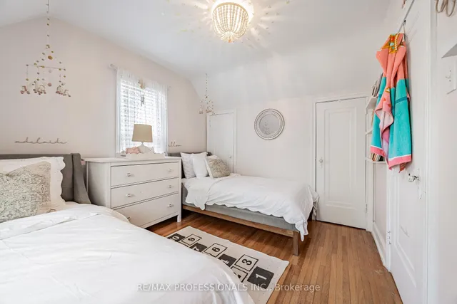 Additional image 21 of 2236 Lawrence Ave