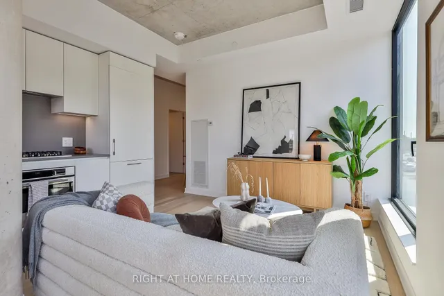 Additional image 3 of 2720 Dundas St Unit 208