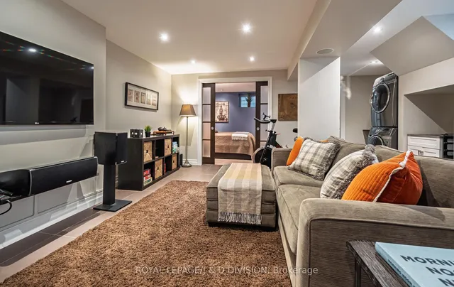 Additional image 29 of 151 Forman Ave