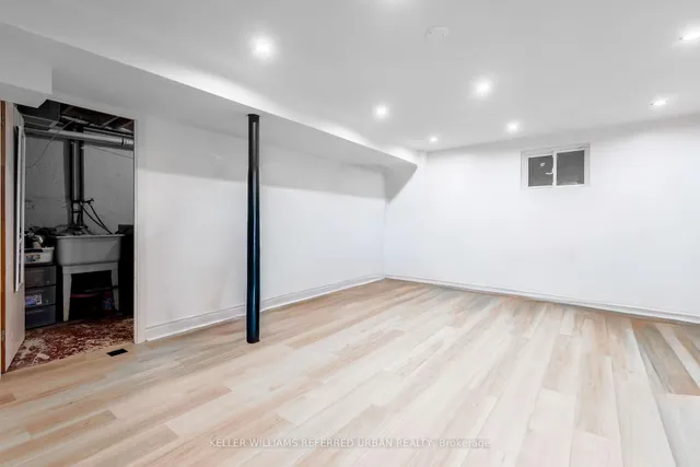 Additional image 40 of 84 Lowry Sq