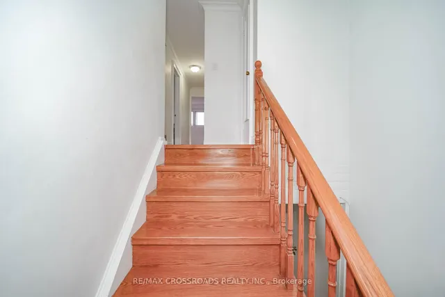 Additional image 4 of 8 Topaz Gate