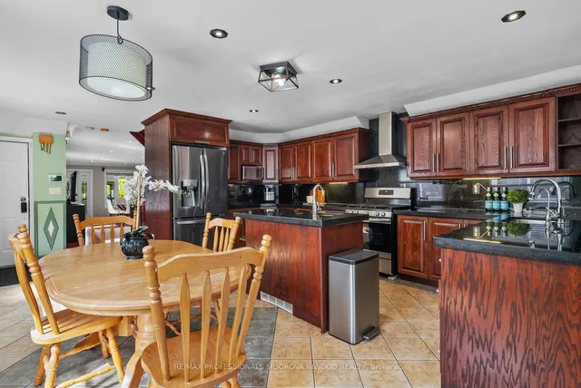 Additional image 10 of 197 Lambton Ave