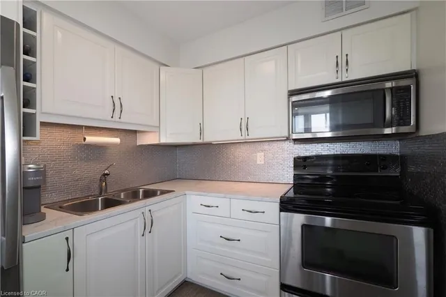 Additional image 22 of 24 Midland Dr Unit 406