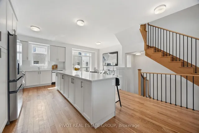 Additional image 11 of 26 Danielle Moore Circ