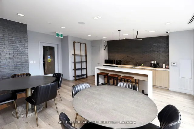 Additional image 4 of 7 Smith Cres Unit 323