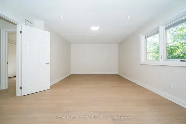 Additional image 22 of 11 Royal Rouge Tr