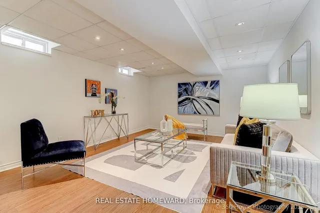 Additional image 38 of 76 Whistle Post St