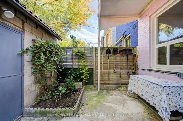 Additional image 46 of 726 Adelaide St