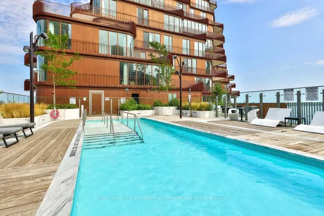 Additional image 37 of 155 Merchants' Wharf Unit 214