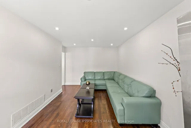 Additional image 18 of 47 Whiteway Crt