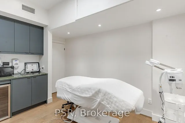 Additional image 29 of 1656 Queen St