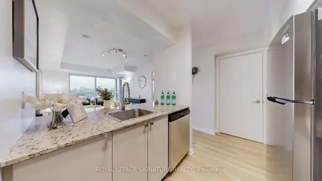 Additional image 6 of 181 Village Green Sq Unit 915