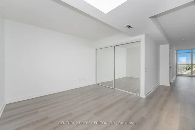 Additional image 20 of 19 Singer Crt Unit 1518