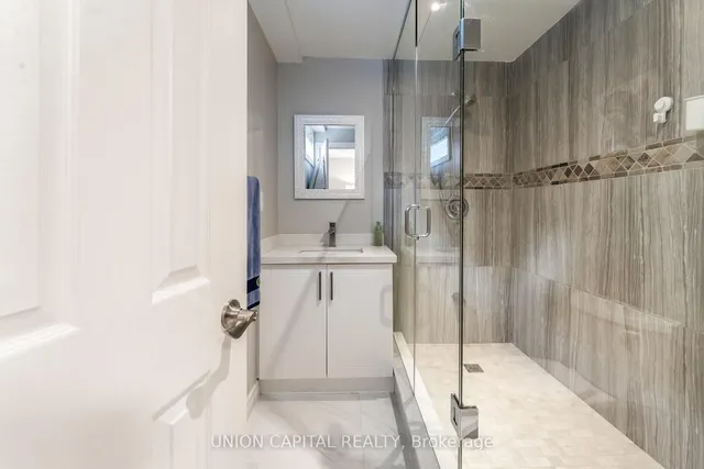 Additional image 33 of 226 Cass Ave