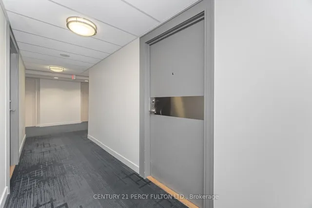 Additional image 3 of 19 Singer Crt Unit 1518