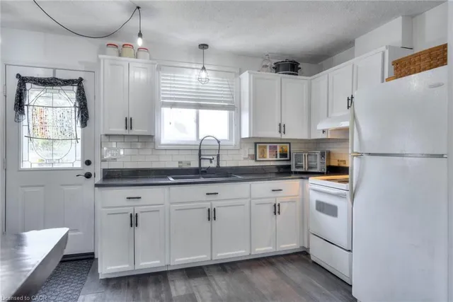 Additional image 12 of 231 Fergus Ave