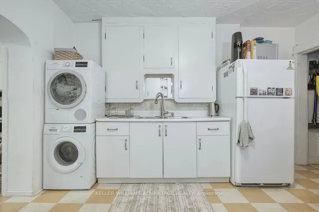 Additional image 12 of 32 Bartlett Ave