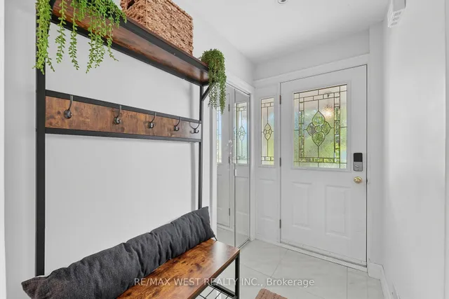 Additional image 20 of 204 Jeffcoat Dr