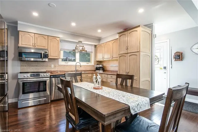 Additional image 12 of 77 Roberts Cres