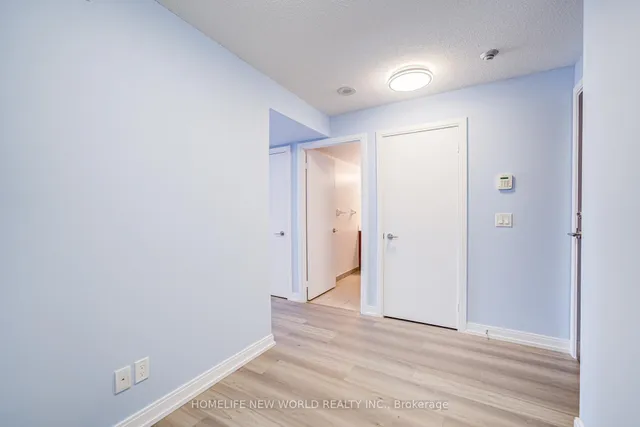 Additional image 35 of 181 Village Green Sq Unit 1815