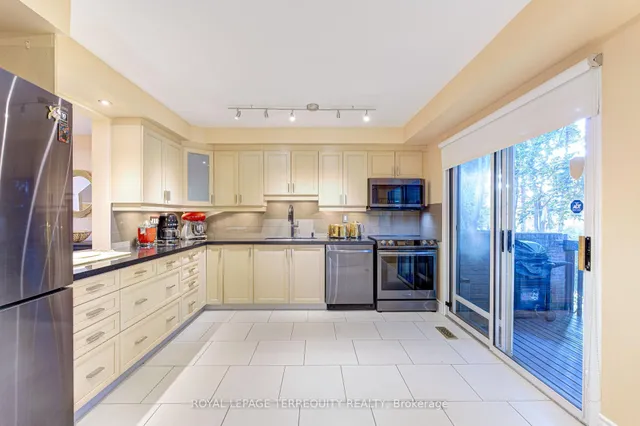 Additional image 18 of 76 English Ivy Way