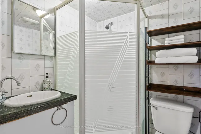 Additional image 29 of 197 Lambton Ave