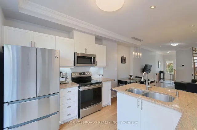 Additional image 5 of 3890 Bloor St Unit 6