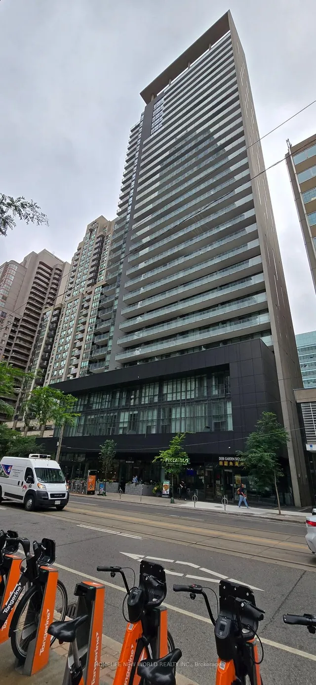 770 Bay St Unit 2208