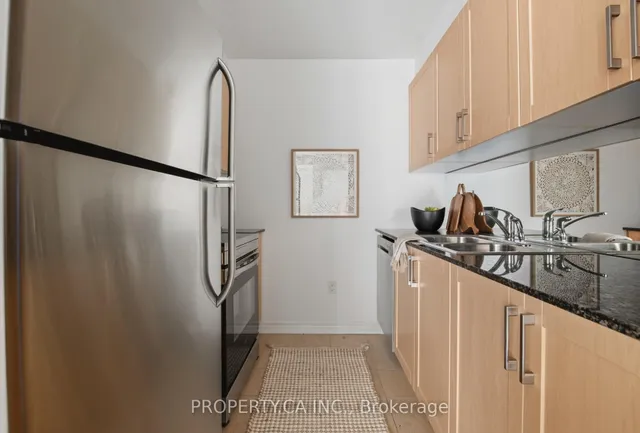 Additional image 10 of 801 Bay St Unit 709