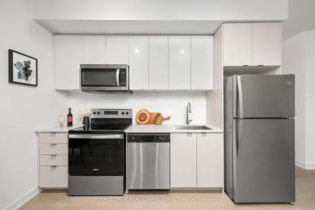 Additional image 8 of 859 The Queensway Unit 708