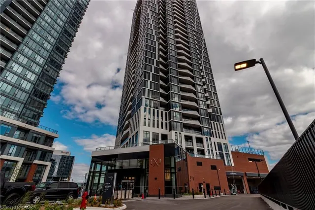 25 Wellington St Unit 3703