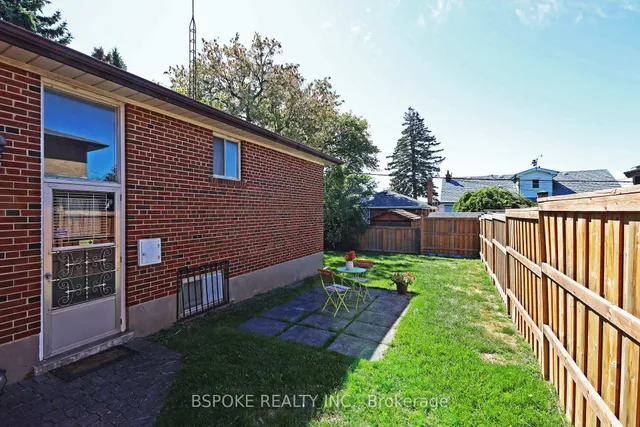 Additional image 25 of 54 Warner Ave