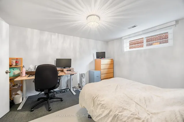 Additional image 27 of 122 Collinson Blvd