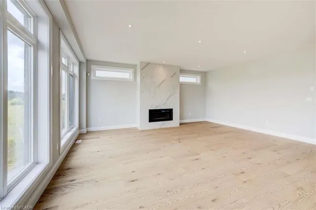 Additional image 21 of 329 Rivertrail Ave