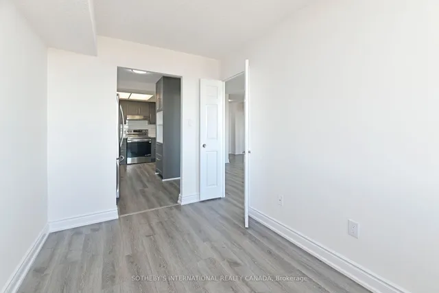 Additional image 8 of 3000 Bathurst St Unit 1205