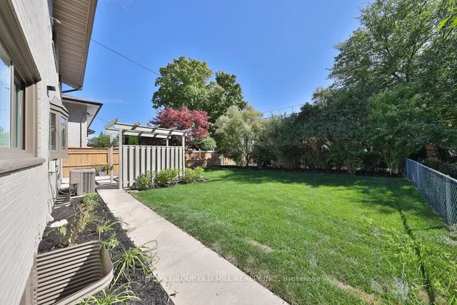 Additional image 41 of 36 Laurelwood Cres