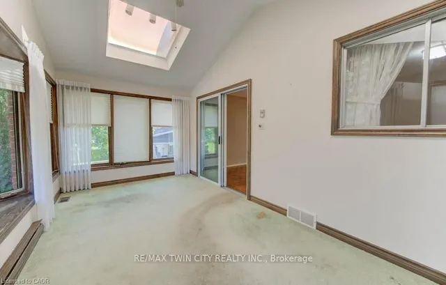 Additional image 34 of 12 Old York Cres